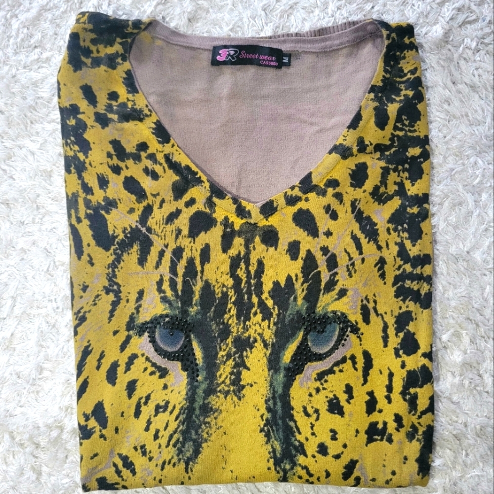 Graphic tiger long sleeve versatile top